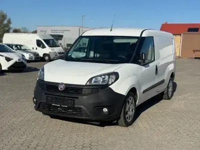 Usata Fiat Doblò 105 CV (77 kW) 2021 Bianco Monovolume