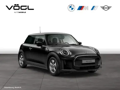 Używany Mini Cooper Essential 136 KM (100 kW) 2023 Czarny Hatchback