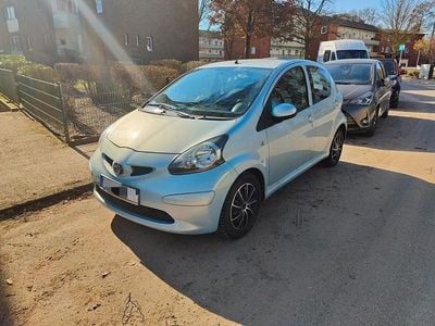 Gebraucht Toyota Aygo 68 PS (50 kW) 2006 Blau Kleinwagen