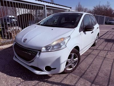 Gebraucht Peugeot 208 Access 68 PS (50 kW) 2013 Weiß Kleinwagen