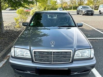 Usata Mercedes C180 Classic 122 CV (89 kW) 1998 Viola Berlina