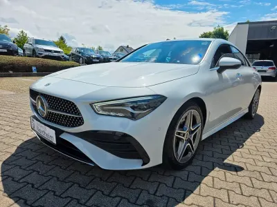 Gebraucht Mercedes CLA200 AMG line 150 PS (110 kW) 2024 Weiß Coupé