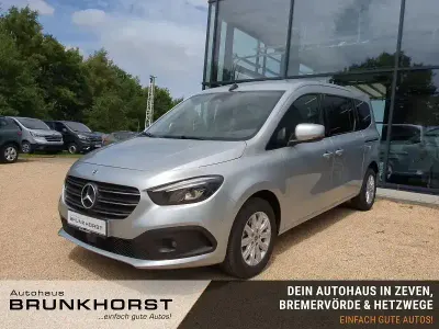 Gebraucht Mercedes T180 Progressive 131 PS (96 kW) 2025 Silber Van / Kleinbus