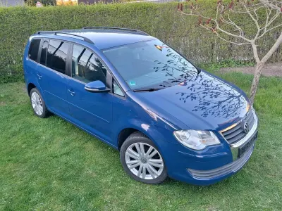 Gebraucht VW Touran 102 PS (75 kW) 2010 Blau Van / Kleinbus