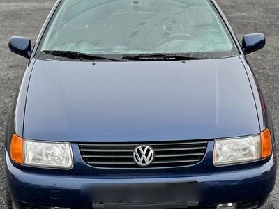 Blau Gebraucht 1999 VW Polo Kleinwagen | 950 € (Fairer Preis)