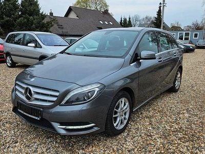 Gebraucht Mercedes B180 109 PS (80 kW) 2012 Grau Van / Kleinbus