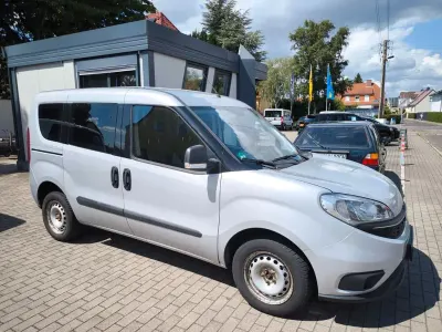 Gebraucht Fiat Doblò 90 PS (66 kW) 2015 Silber Van / Kleinbus