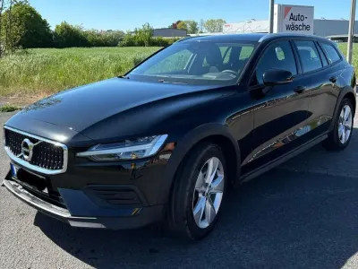 Gebraucht Volvo V60 CC 197 PS (144 kW) 2022 Schwarz Kombi