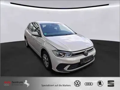 Gebraucht VW Polo Life 110 PS (80 kW) 2023 Weiß Kleinwagen