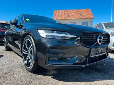 Gebraucht Volvo V60 R-Design 197 PS (144 kW) 2022 Black stone Kombi