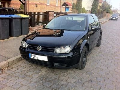 Schwarz metallic Gebraucht 2001 VW Golf IV Limousine | 3.600 €