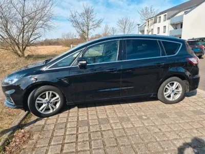 Używany Ford S-MAX Titanium 150 KM (110 kW) 2021 Czarny Minivan