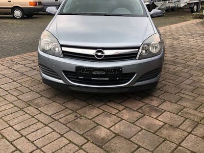 gebraucht Opel Astra GTC Astra HEDITION 1,6 Benzin TÜV NAVI PDC 8fach bereift