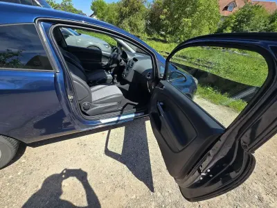 Gebraucht Opel Corsa Edition 101 PS (74 kW) 2012 Blau Kleinwagen
