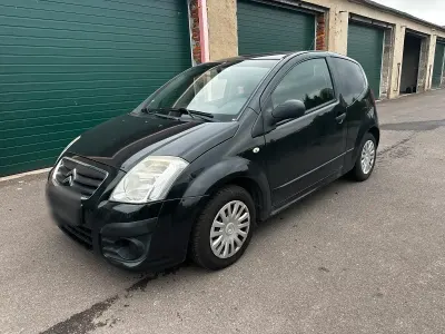 Gebraucht Citroën C2 60 PS (44 kW) 2009 Schwarz Kleinwagen