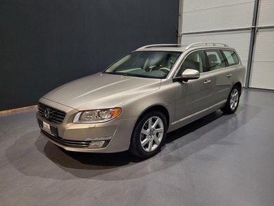Gebraucht Volvo V70 Inscription 215 PS (158 kW) 2013 Grau Kombi