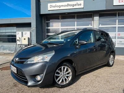 Gebraucht Toyota Verso Comfort 111 PS (81 kW) 2014 Grau Van / Kleinbus
