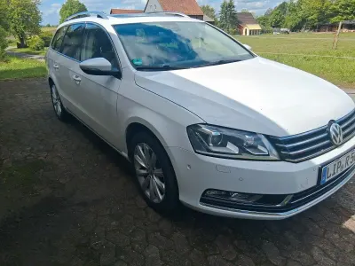 Gebraucht VW Passat Highline 140 PS (102 kW) 2013 Weiß Limousine
