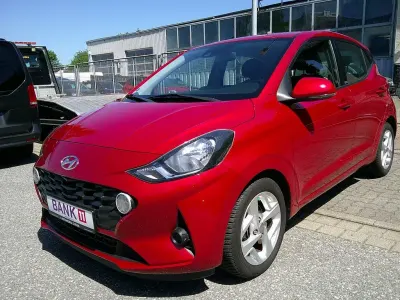 Gebraucht Hyundai i10 Trend 67 PS (49 kW) 2021 Rot Kleinwagen