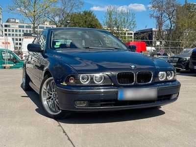 Second-hand BMW 523 177 CP (130 kW) 2000 Andere farben Berlinǎ