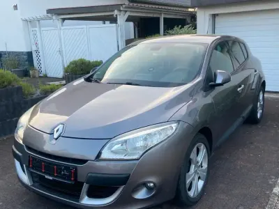 Używany Renault Mégane 131 KM (96 kW) 2011 Szary Sedan/Limuzyna