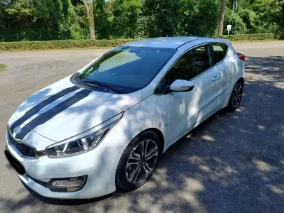 Gebraucht Kia ProCeed Spirit 135 PS (99 kW) 2013 Weiß Kleinwagen