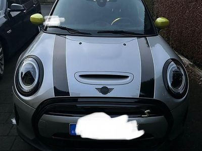Gebraucht Mini Cooper SE Essential 135 kW (184 PS) 2023 Silber Kleinwagen