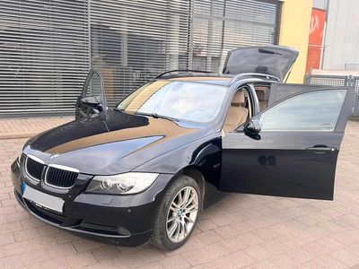 Gebraucht BMW 320 177 PS (130 kW) 2007 Schwarz Kombi