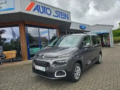Gebraucht Citroën e-Berlingo PureTech 131 PS (96 kW) 2020 Lackierung platiniumgrau/typ Van / Kleinbus