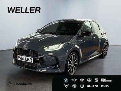 Neu Toyota Yaris Hybrid Sport 131 PS (96 kW) 2025 Grau Limousine