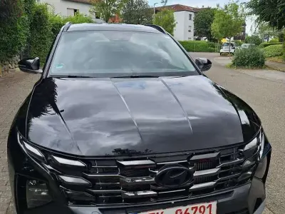 Gebraucht Hyundai Tucson Trend 160 PS (117 kW) 2024 Abyss black / met SUV