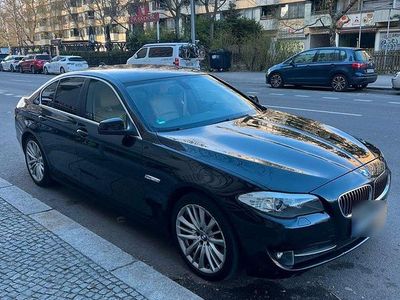 Gebraucht BMW 530 Sport Line 258 PS (189 kW) 2010 Schwarz Limousine