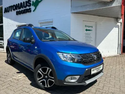 Gebraucht Dacia Sandero Celebration 101 PS (74 kW) 2020 Blau Limousine