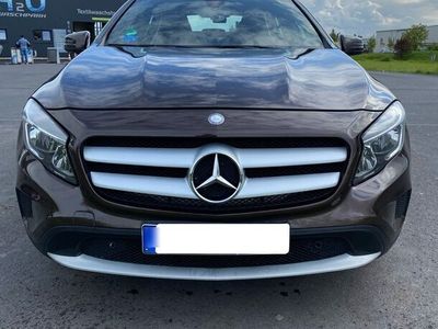 gebraucht Mercedes GLA220 Braun Sportpaket