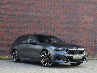 Gebraucht BMW 550e Sport Line 489 PS (359 kW) 2025 Grau Kombi