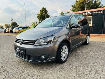 Gebraucht VW Touran Life 105 PS (77 kW) 2013 Grau Van / Kleinbus