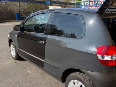 Gebraucht VW Fox 54 PS (39 kW) 2007 Schwarz Kleinwagen