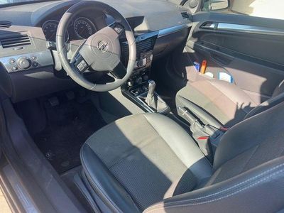 Gebraucht Opel Astra Cabriolet Edition 140 PS (102 kW) 2007 Schwarz Cabrio
