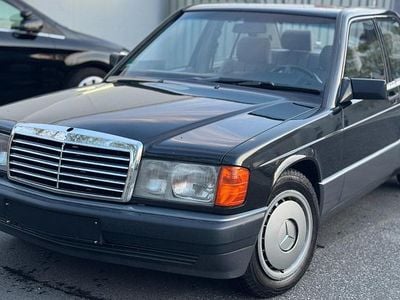 Usata Mercedes 190 109 CV (80 kW) 1992 Nero Berlina