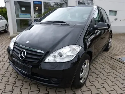 Gebraucht Mercedes A160 95 PS (69 kW) 2012 Schwarz Van / Kleinbus
