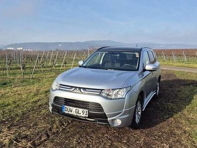 Gebraucht Mitsubishi Outlander Invite 150 PS (110 kW) 2013 Silber SUV