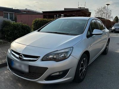 Usata Opel Astra 140 CV (102 kW) 2013 Argento Berlina