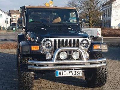 Schwarz Gebraucht 2000 Jeep Wrangler Sahara SUV | 26.900 €
