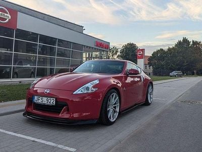 Second-hand Nissan 370Z 328 CP (241 kW) 2012 Roșu