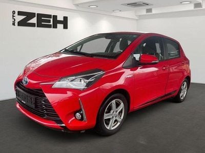 Super red Gebraucht 2018 Toyota Yaris Hybrid Team Limousine | 13.950 € (Fairer Preis)