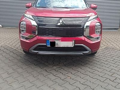 Gebraucht Mitsubishi Outlander P-HEV Top 306 PS (225 kW) 2025 Rot SUV