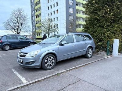 Używany Opel Astra Edition 90 KM (66 kW) 2007 Czarny Sedan/Limuzyna
