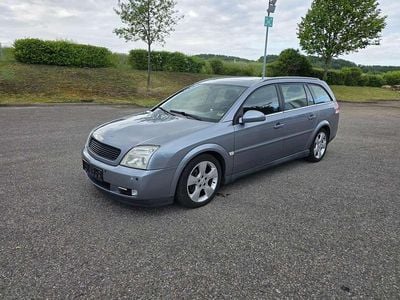 Grau Gebraucht 2004 Opel Vectra Sport Kombi | 750 €