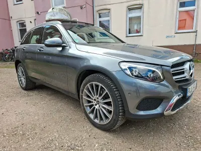 Używany Mercedes GLC250 211 KM (155 kW) 2017 Szary SUV