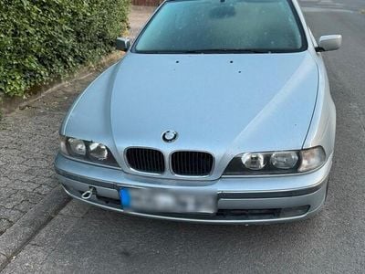 BMW 528
